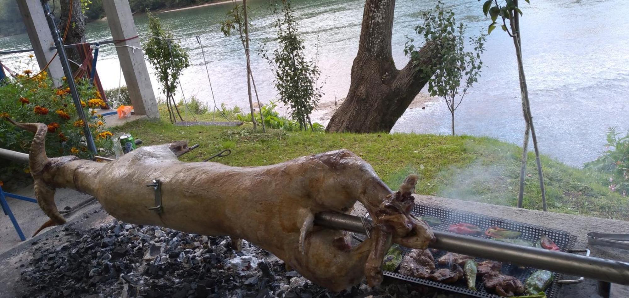 Vikendica Pored Drine Foca Handici Rom bilde